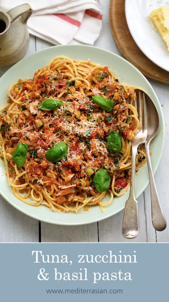 Tuna, zucchini and basil pasta