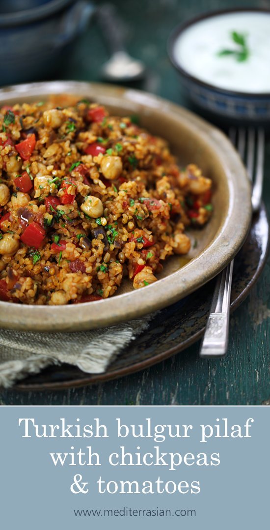 Turkish bulgur pilaf with chickpeas and tomatoes